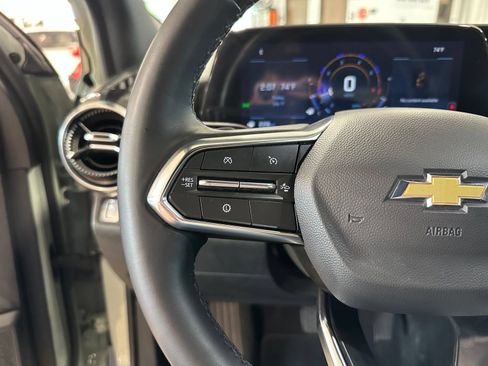 Used 2026 Chevrolet Equinox LT FWD image 16