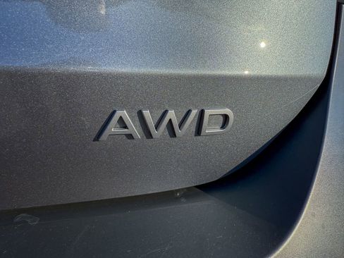 Certified 2025 Nissan Kicks SV image 7