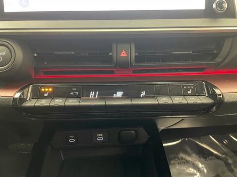 Used 2024 Toyota Prius Prime XSE image 5