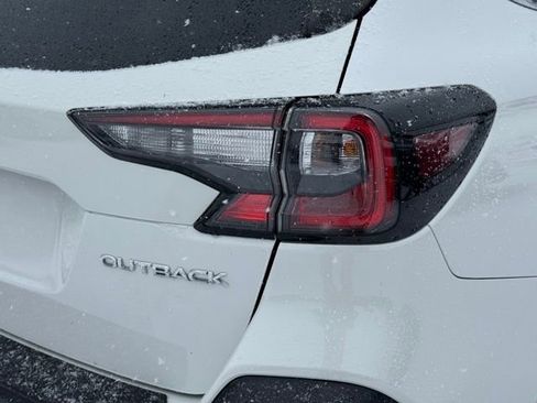 Used 2023 Subaru Outback Limited image 7