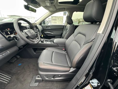 New 2026 Nissan Pathfinder SL w/ SL Premium Package AWD/4WD image 24