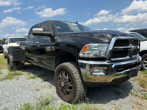 Used 2018 RAM 3500 SLT w/ Protection Group AWD/4WD image 3