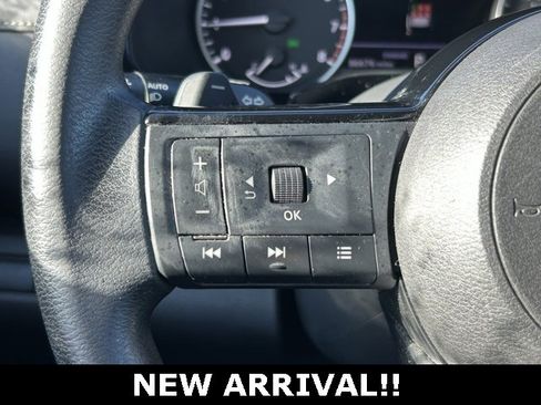 Used 2022 Nissan Pathfinder S image 22