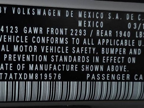 Used 2013 Volkswagen Beetle 2.0T FWD image 38