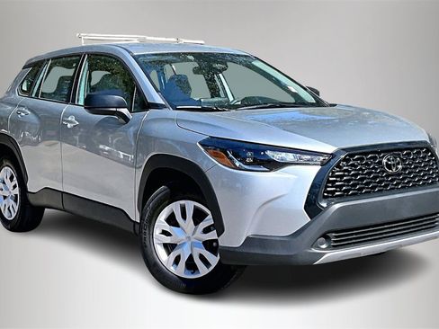 Used 2024 Toyota Corolla Cross L image 2