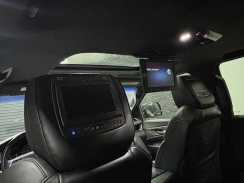 Used 2016 Cadillac Escalade ESV Platinum RWD image 28