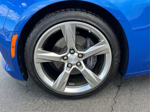 Used 2018 Chevrolet Camaro SS RWD image 24