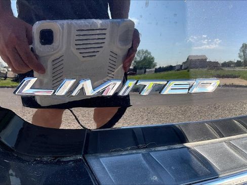 Used 2023 Ford Explorer Limited w/ Equipment Group 301A AWD/4WD image 8