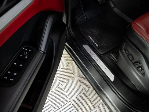 Certified 2024 Porsche Cayenne S w/ Premium Package image 8