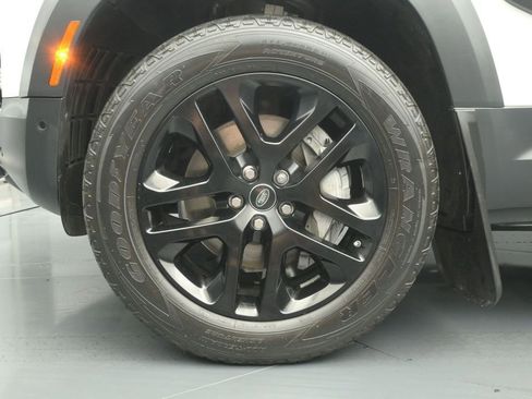 Used 2020 Land Rover Defender 110 HSE AWD/4WD image 18