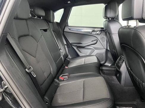 Certified 2025 Porsche Macan AWD/4WD image 21