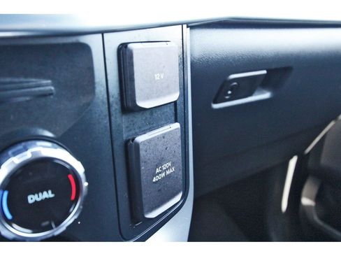 Used 2025 Ford F150 Lariat AWD/4WD image 29