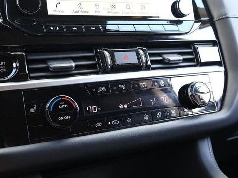 Certified 2025 Nissan Pathfinder SL FWD image 16