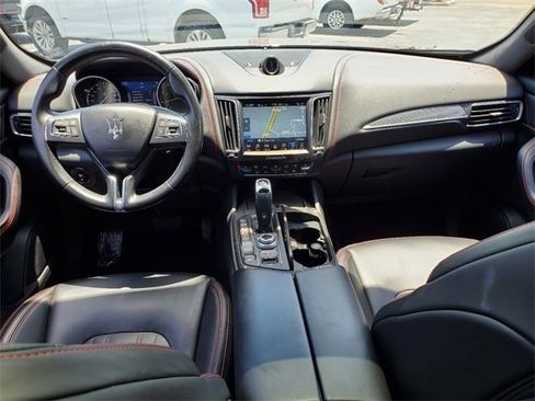 Used 2019 Maserati Levante image 13