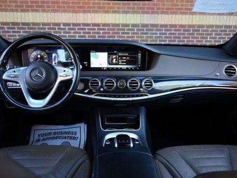 Used 2018 Mercedes-Benz S 560 4MATIC Sedan image 35
