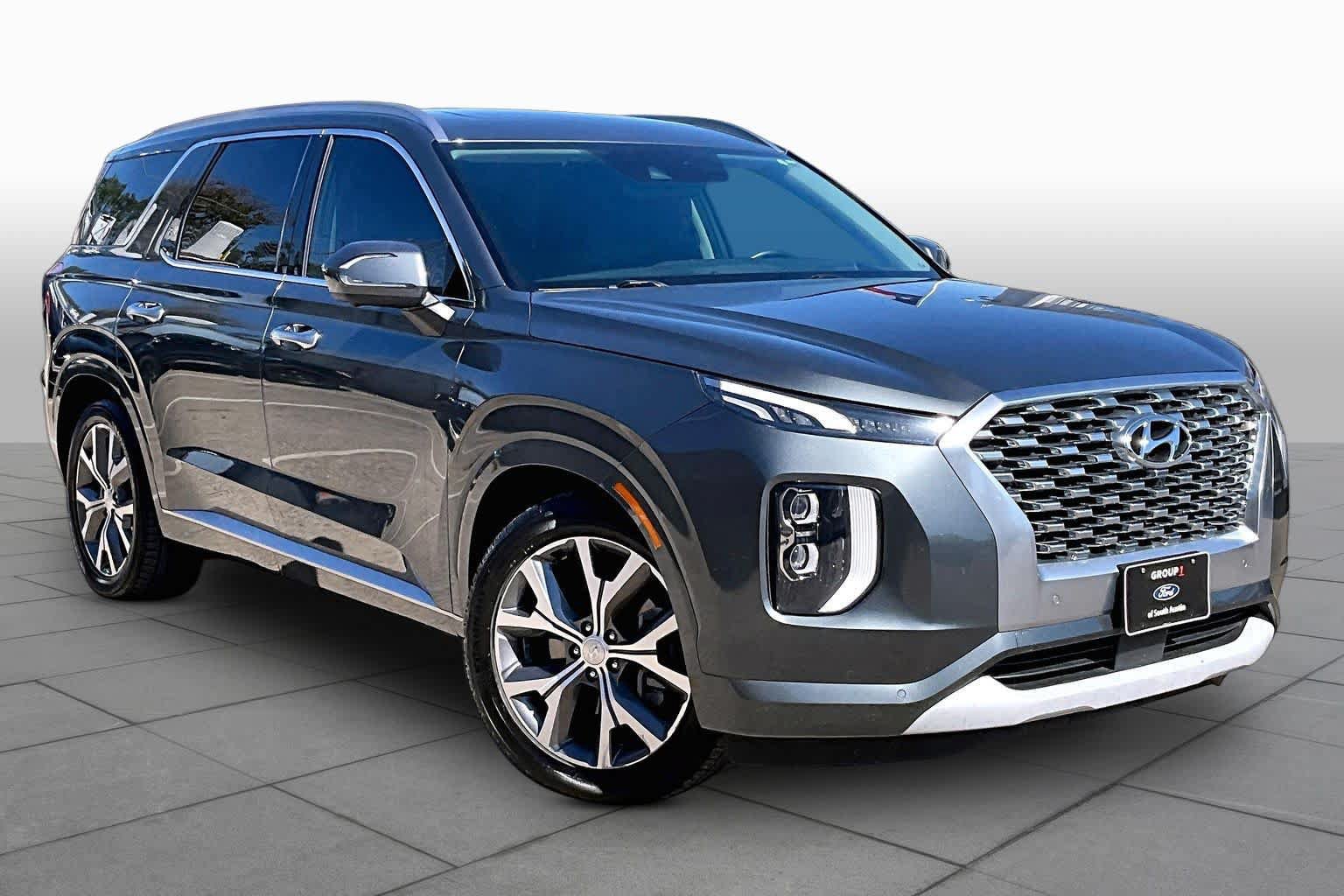 Used 2022 Hyundai Palisade Limited w/ Cargo Package AWD/4WD image 3
