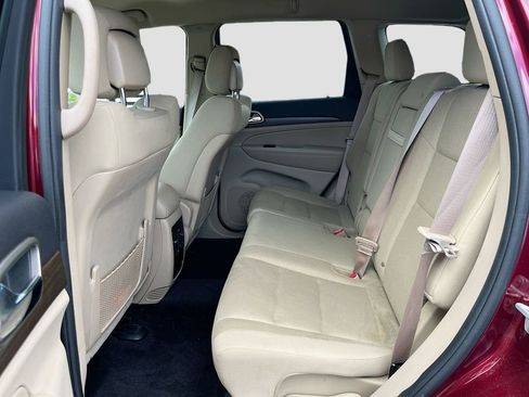 Used 2016 Jeep Grand Cherokee Laredo AWD/4WD image 21
