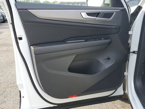New 2026 Volkswagen Atlas Cross Sport SE FWD image 18