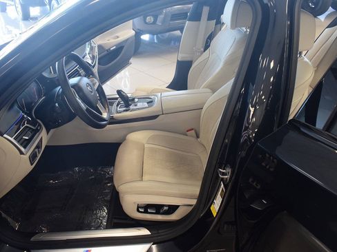 Used 2017 BMW 740i RWD image 69