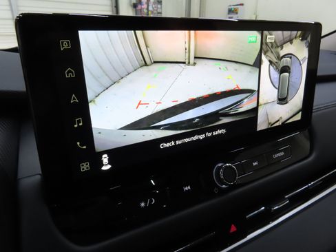 New 2025 Mitsubishi Outlander SE image 17