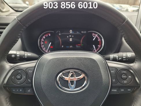 Used 2020 Toyota RAV4 Limited image 11