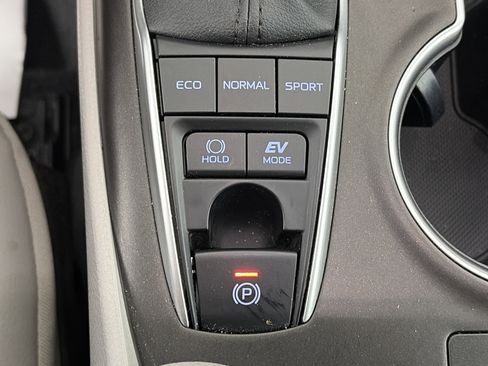 Used 2023 Toyota Camry XLE image 23