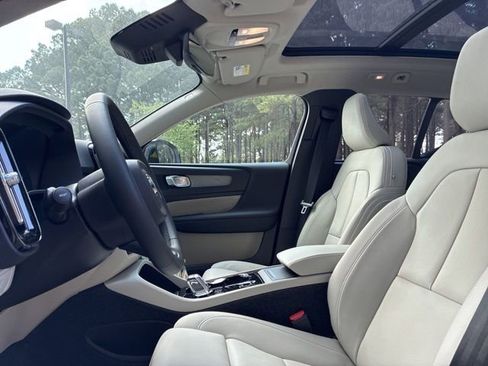 New 2026 Volvo XC40 B5 Plus w/ Protection Package Premier AWD/4WD image 22