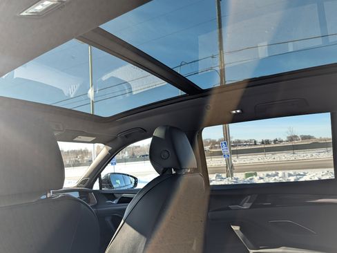 New 2026 Volkswagen Tiguan SEL R-Line image 9