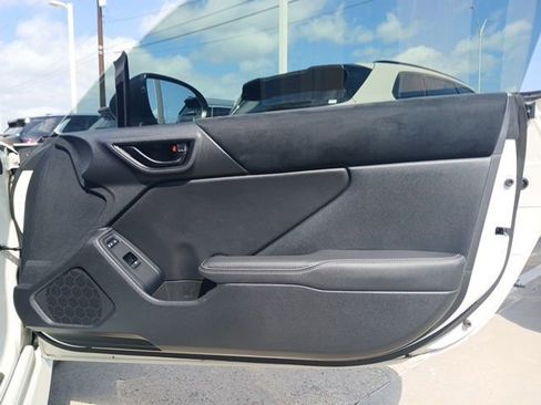 Used 2023 Toyota GR86 Premium image 10