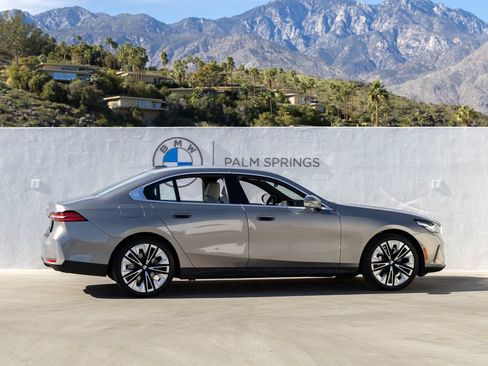 New 2026 BMW 530i w/ Convenience Package image 5