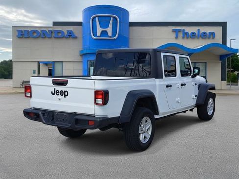 Used 2023 Jeep Gladiator Sport image 4