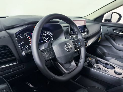 Certified 2026 Nissan Rogue SV w/ Cold Weather Package AWD/4WD image 33
