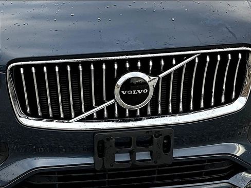 Used 2021 Volvo XC90 T5 Momentum w/ Protection Package Premier image 26