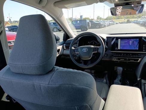 Used 2025 Toyota Camry LE image 15