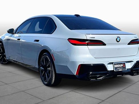 Used 2023 BMW 760i xDrive w/ Executive Package image 12