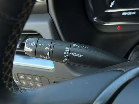 Used 2023 GMC Yukon AT4 w/ AT4 Premium Plus Package image 34