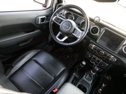 Used 2021 Jeep Wrangler Unlimited Sahara image 9