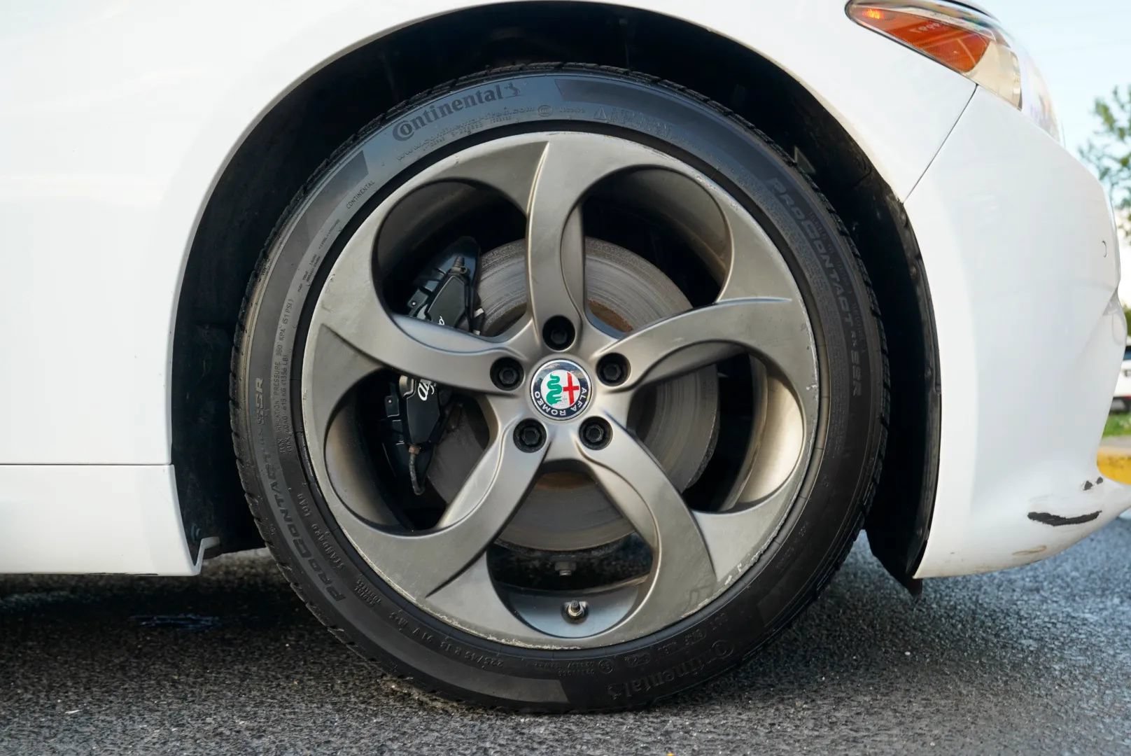 Used 2017 Alfa Romeo Giulia AWD image 17