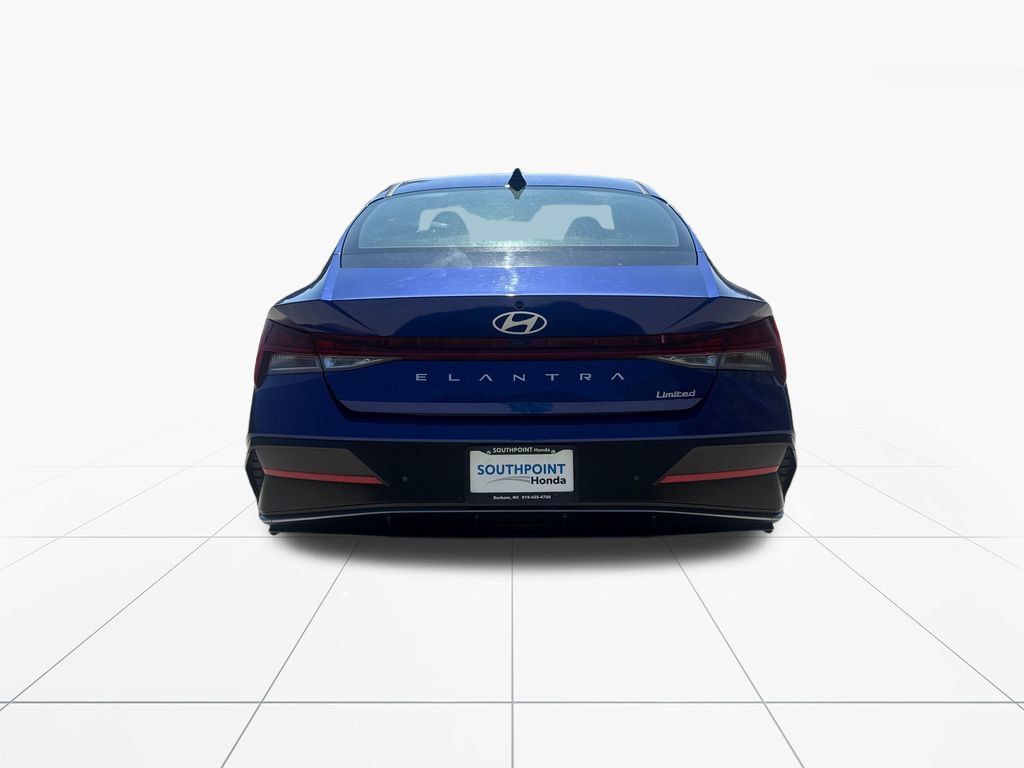Used 2024 Hyundai Elantra Limited FWD image 7