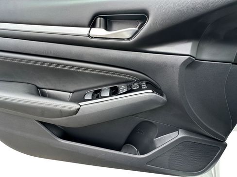 Used 2023 Nissan Altima 2.5 SL image 11