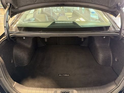 Used 2025 Nissan Altima 2.5 SV FWD image 27