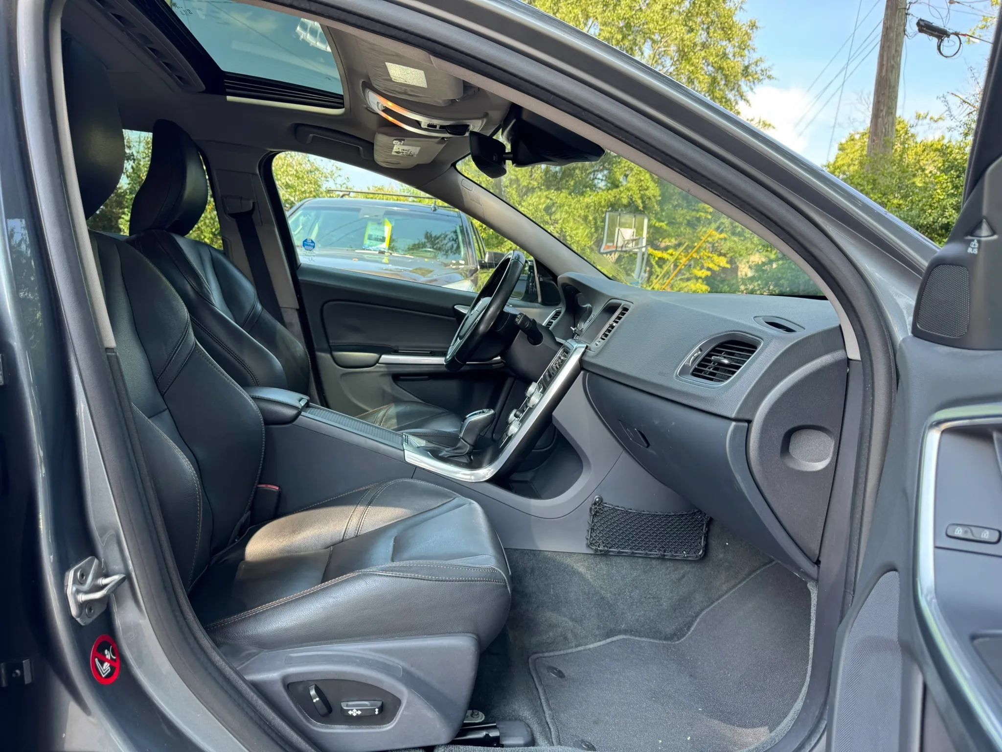 Used 2016 Volvo V60 T5 Cross Country w/ Convenience Package AWD/4WD image 27