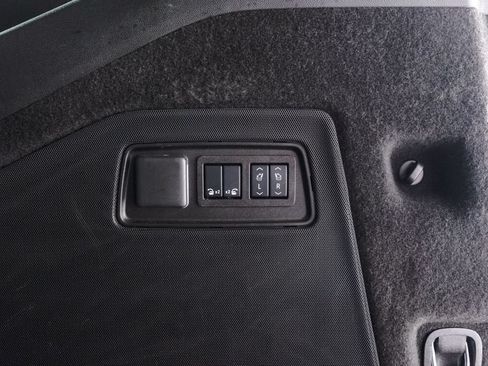 Used 2025 Cadillac Escalade ESV Sport Platinum AWD/4WD image 48
