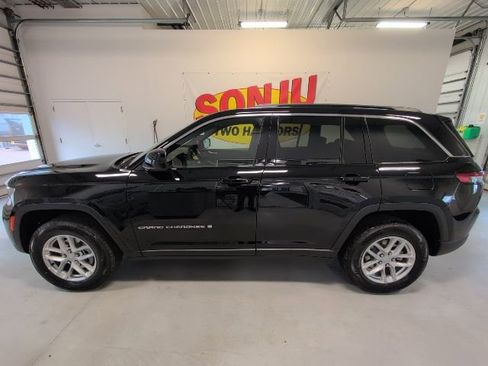 New 2025 Jeep Grand Cherokee Laredo X w/ Luxury Tech Group I AWD/4WD image 2