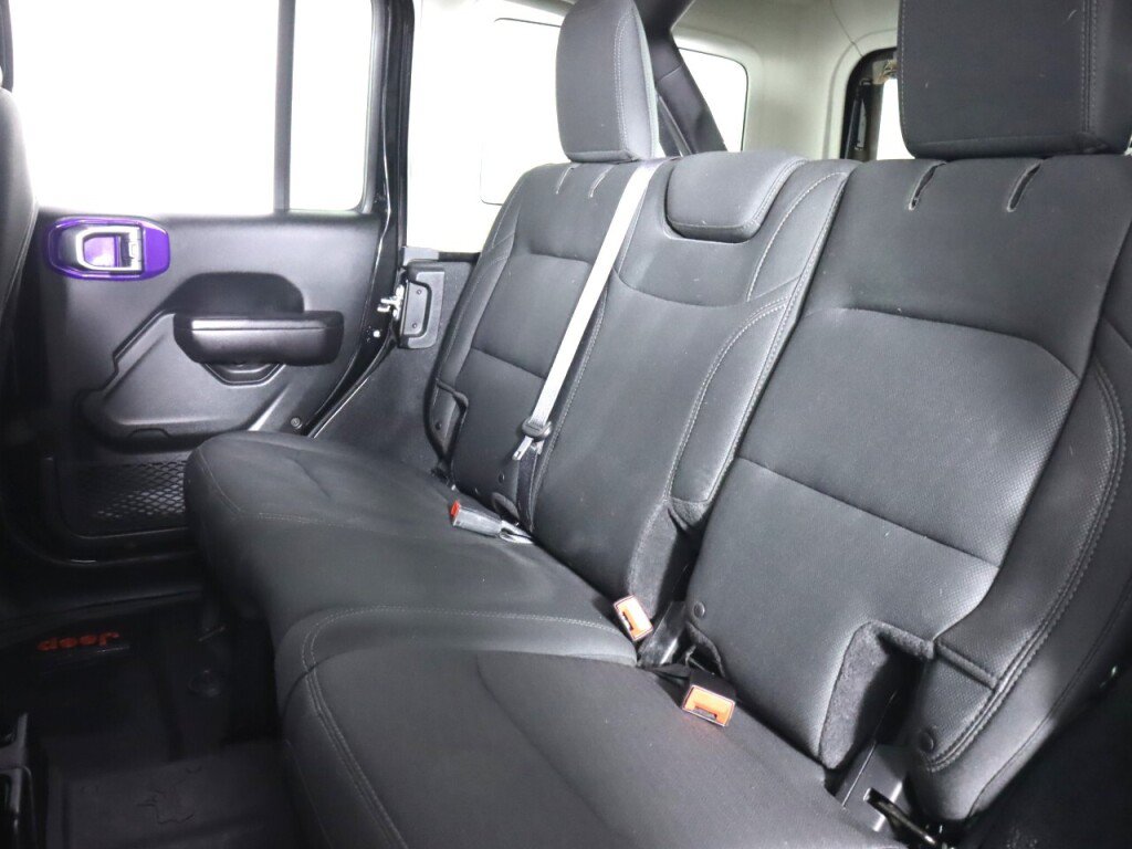 Used 2018 Jeep Wrangler Unlimited Sport S AWD/4WD image 32
