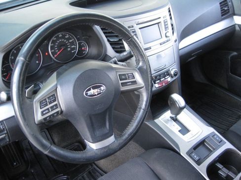 Used 2014 Subaru Legacy 2.5i Premium AWD/4WD image 18