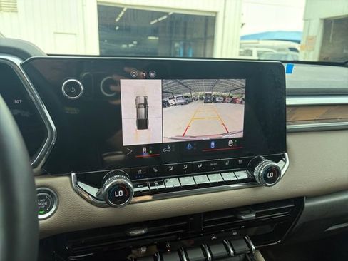 Certified 2025 GMC Canyon Denali AWD/4WD image 10