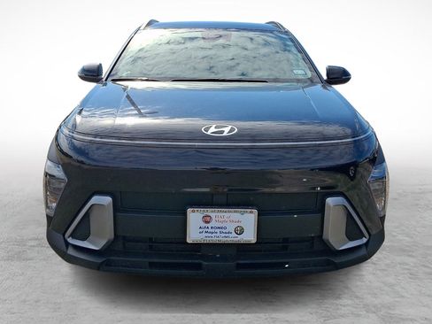 Used 2024 Hyundai Kona SEL AWD/4WD image 2