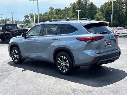 Used 2022 Toyota Highlander XLE AWD/4WD image 26