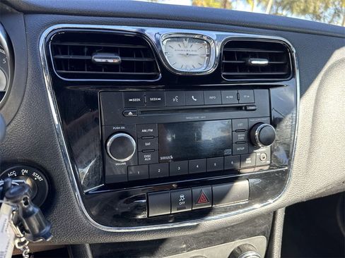 Used 2011 Chrysler 200 Touring image 49